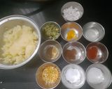 ઇન્સ્ટન્ટ સુજી બર્ગર  (Instant suji burger recipe in gujarati) રેસીપી સ્ટેપ2ફોટો