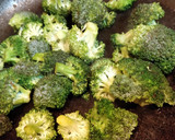 Foto del paso 4 de la receta: Curry de langostinos y brócoli
