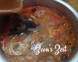 A picture of step 5 of Nellore Chepala Pulusu/Fish in Tamarind Gravy.