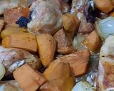 Foto del paso 6 de la receta: Pollo al horno con boniatos y cebollas