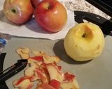 A picture of step 1 of Homemade Applesauce.