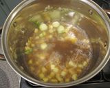 Kéksajtos 🧀 brokkolikrémleves 🥦🍲 recept fázis 4 fotója
