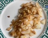 Foto del paso 3 de la receta: Tortilla de huevo con cebolla blanca