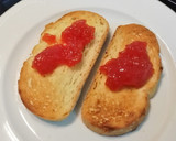 Foto del paso 1 de la receta: Tostas de Gorgonzola con Mermelada de Tomate