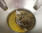 Une image de l'étape 2 de CREVETTES ET POIREAUX A L'AIL DES OURS AU COOK EXPERT.