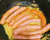 Foto del paso 3 de la receta: Salchichas de pollo al vino blanco