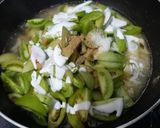 Foto langkah ke 4 dari resep Tomat Hijau Masak Santan.