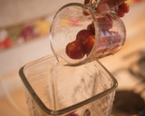Foto del paso 1 de la receta: Agua Fresca de Fresas y Arándanos