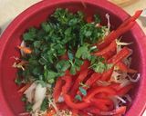 Foto del paso 2 de la receta: Torticas de pollo con espinacas queso feta