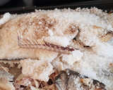 Foto del paso 4 de la receta: Lubina a la Sal