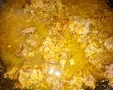 A picture of step 4 of Turmeric rice with minced meat and vegies.
