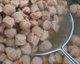 A picture of step 2 of Soya Chunks Gravy.