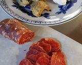 Foto del passaggio 5 della ricetta Tramezzini piccanti con salame e carciofi