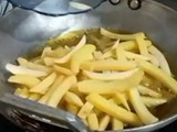 फ्रैंच फ्राइज पिज़्ज़ा (French fries pizza recipe in Hindi)