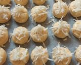 Sajtos-tejfölös pogácsa recept fázis 6 fotója