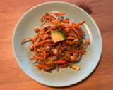 Foto del paso 5 de la receta: Ensalada de garbanzos, brotes de soja y aguacate estilo asiático