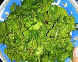 A picture of step 1 of Mint Chutney.