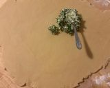 Medvehagymás sajtosrúd recept fázis 3 fotója