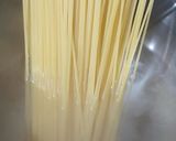A picture of step 2 of Vegetable szechuan spaghetti.