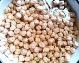Foto del paso 1 de la receta: Garbanzos con cecina y chorizo parrillero