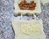 Une image de l'étape 3 de Des enveloppes farcies au cheddar râpé et viande hachée.