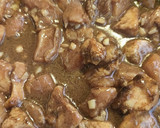 Foto del paso 4 de la receta: Pechuga de pollo con salsa de ajo y pimienta negra