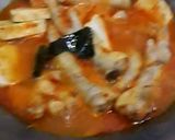 Foto langkah ke 3 dari resep Ceker dan bakso ikan pedas manis.