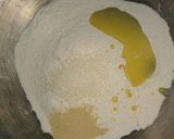 A picture of step 1 of Chilli garlic chease mayo chicken bread.