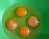 Foto langkah ke 2 dari resep Telur Dadar Mertua.
