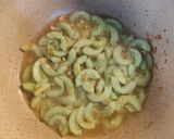 Foto langkah ke 5 dari resep Timun Cah Udang Rebon.