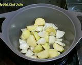 Hình bước làm 4 của món Canh Khoai Tây 감잣국