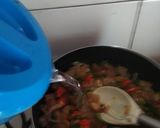 Foto langkah ke 5 dari resep Tumis Kuah Kikil Cabe Hijau.