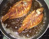 Foto langkah ke 2 dari resep Ikan goreng bumbu racik instan.