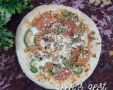 A picture of step 4 of Cheese Crust Veg Pizza.