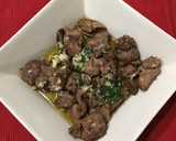 Foto del paso 2 de la receta: Higaditos de pollo al ajo aceite