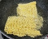 Foto langkah ke 1 dari resep Perkedel Mie.