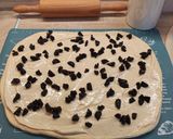 Mascarpone krémmel töltött aszalt szilvás kelt csigák recept fázis 6 fotója