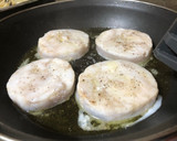 Foto del paso 11 de la receta: Medallones de merluza en salsa verde con almejas y gambas 🍤