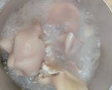 Hình bước làm 1 của món Tai heo luộc cuốn bánh tráng