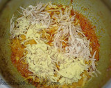 Foto del paso 4 de la receta: Pollo desmenuzado con huevos cocido