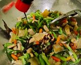 Foto langkah ke 6 dari resep Oseng Buncis dan Kikil.