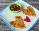 हार्ट इमोजी पराठा (Heart emoji paratha recipe in Hindi) रेसिपी चरण 3 फोटो