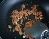 Foto langkah ke 4 dari resep Roti tawar isi usus pedas.