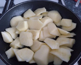 Foto del paso 1 de la receta: Tarta de manzana sin horno hecha en la sartén
