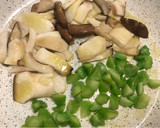 火鸡·欧洲肉肠 饭（利用冰箱里的零星 食材）的食譜步驟3照片
