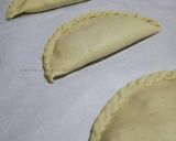 Foto langkah ke 5 dari resep Calzone (Pizza berbentuk Pastel).