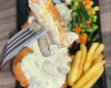 Foto langkah ke 10 dari resep Crispy Chicken Steak With Creamy Mushroom Sauce.