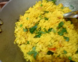 आलू,मटर पोहा (aloo,matar poha recipe in Hindi) रेसिपी चरण 3 फोटो