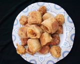 A picture of step 5 of Potato samosa roll.