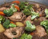 Foto langkah ke 6 dari resep Semur Ayam Berempah.